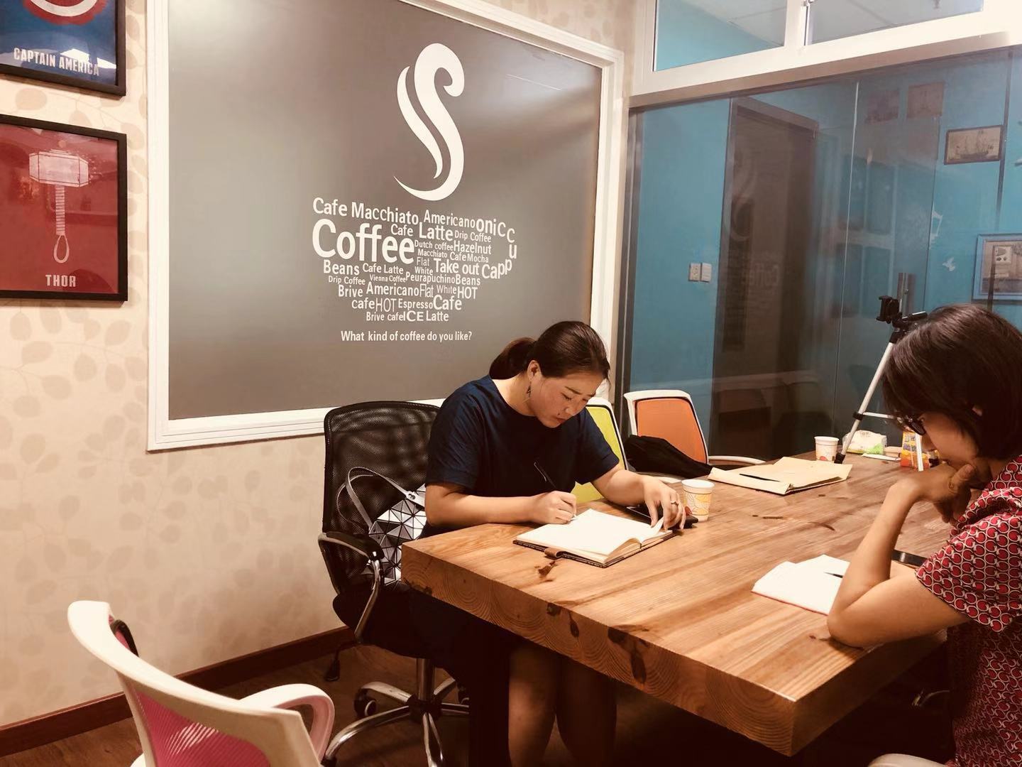 北京品科藝科技有限公司與北京浩云<a href=http://www.f7216.cn/group/ target=_blank class=infotextkey>律師事務所</a>續簽企業法律顧問協議 北京品科藝科技有限公司與北京浩云<a href=http://www.f7216.cn/team/ target=_blank class=infotextkey>律師</a>事務所續簽企業法律顧問協議