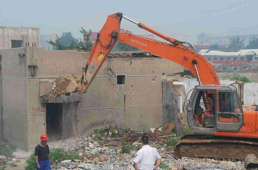 房屋面臨強(qiáng)拆怎么辦,通過何種途徑維權(quán)?