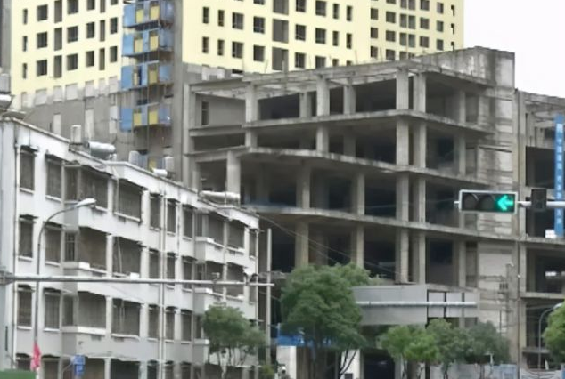 你買的新房成了爛尾樓？開發商不退款，你可以用這2種方法維護權益！