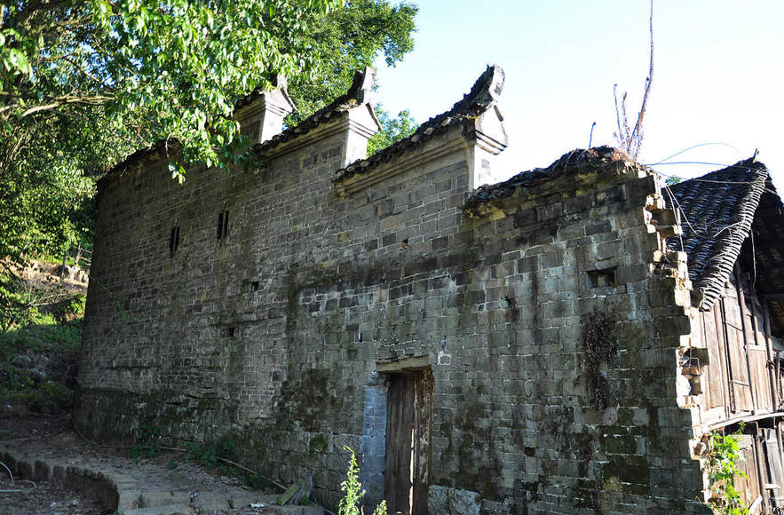 農村宅基地征拆 ——無證老宅被認定違建，積極維權終獲補償