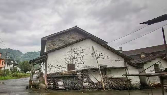 沒(méi)有房產(chǎn)證，遭強(qiáng)拆之后不給補(bǔ)償怎么辦？這些“違章建筑”不能拆了！拆錯(cuò)了可以申請(qǐng)賠償！！