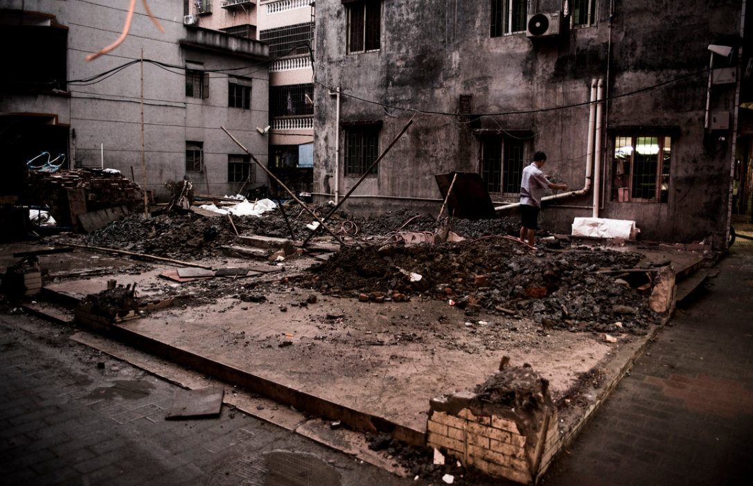 [棚戶區(qū)改造賠償]  棚戶區(qū)改造平房和樓房怎么補(bǔ)償?