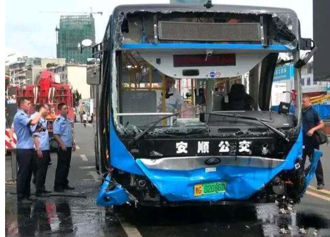 貴州安順公交墜湖原因疑似曝光：因司機老宅子遭到強制拆除?