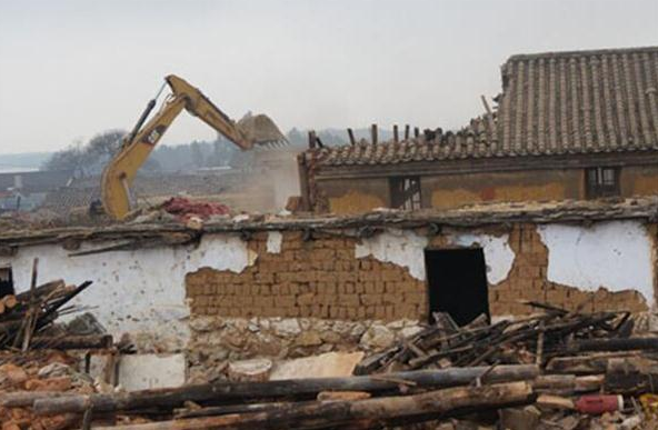 宅基地拆遷時,繼父是否能夠得到<a href=http://www.f7216.cn/jingyun/casefwcq/ target=_blank class=infotextkey>拆遷安置</a>補償款?