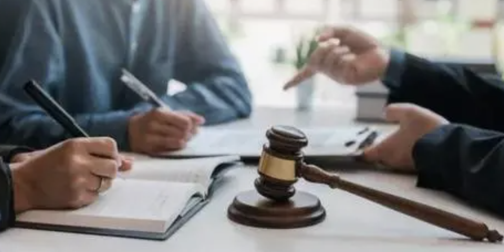 工廠搬遷，員工不去是否有補償？