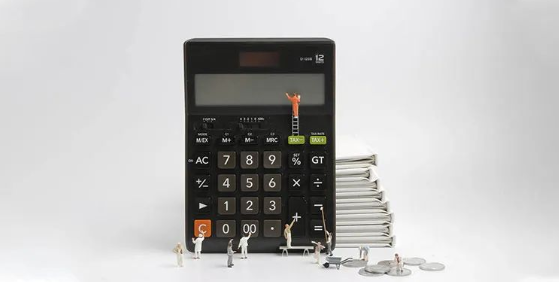 股東提起公司解散之訴時，能否同時申請公司進入強制清算程序?