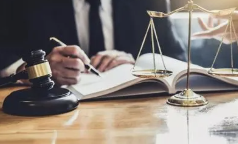 離婚案件請個律師大概多少錢?