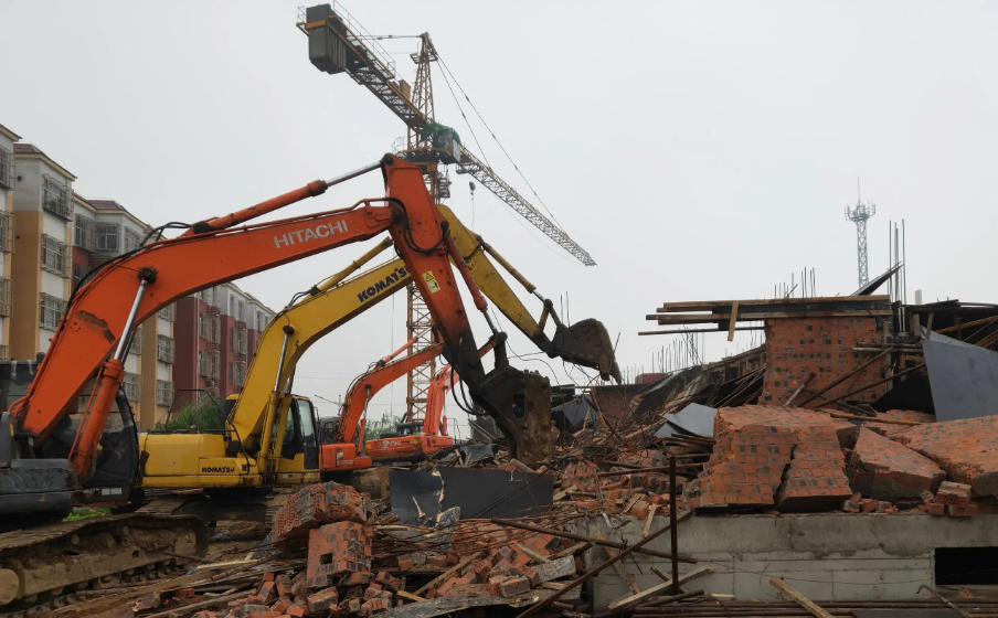 強(qiáng)制拆除違法建筑的條件？違章建筑主要包括哪些？