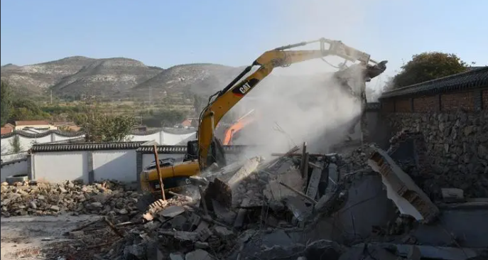 【京云拆遷律師】政府違法搭建圍欄阻礙當事人出行，企圖非法逼遷！