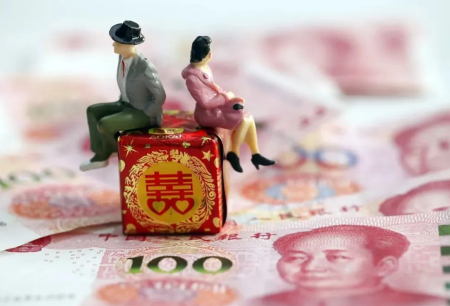 男子離婚后因收入低想要回18萬彩禮,法院判決返還8萬是否合理 男子離婚后因收入低想要回18萬彩禮,法院判決返還8萬是否合理