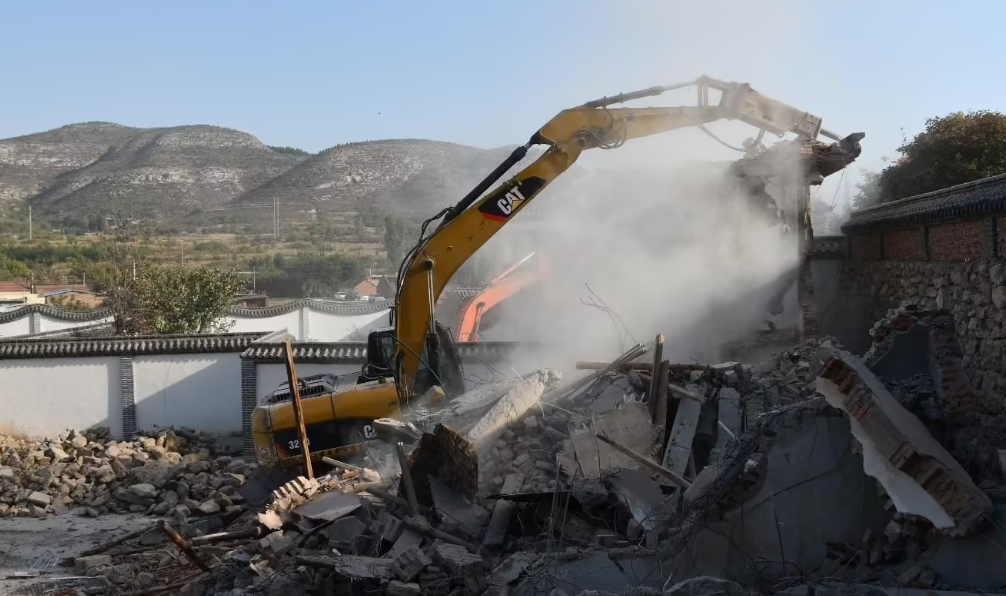 房屋拆遷案例：政府征收決定中的行政行為違法，京云拆遷律師助力當事人獲勝