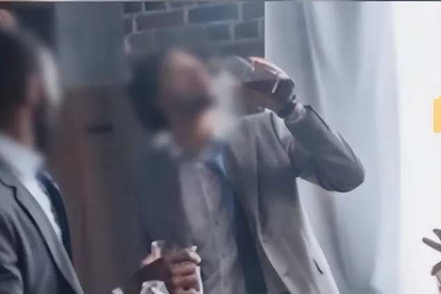 男子酒后墜樓身亡，家屬起訴同飲者獲賠17萬，法院為何這樣判？