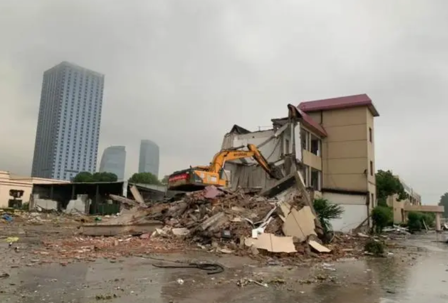 未簽署征收拆遷安置補償協(xié)議的情況下征收方能否直接強拆房屋? 未簽署征收拆遷安置補償協(xié)議的情況下征收方能否直接強拆房屋?