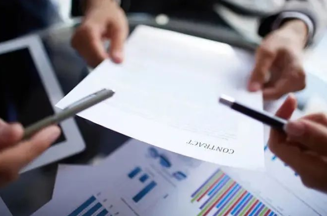 被執行人假離婚逃避債務,王國龍律師幫助當事人成功追加配偶承擔連帶責任! 被執行人假離婚逃避債務,王國龍<a href=http://www.f7216.cn/team/ target=_blank class=infotextkey>律師</a>幫助當事人成功追加配偶承擔連帶責任!