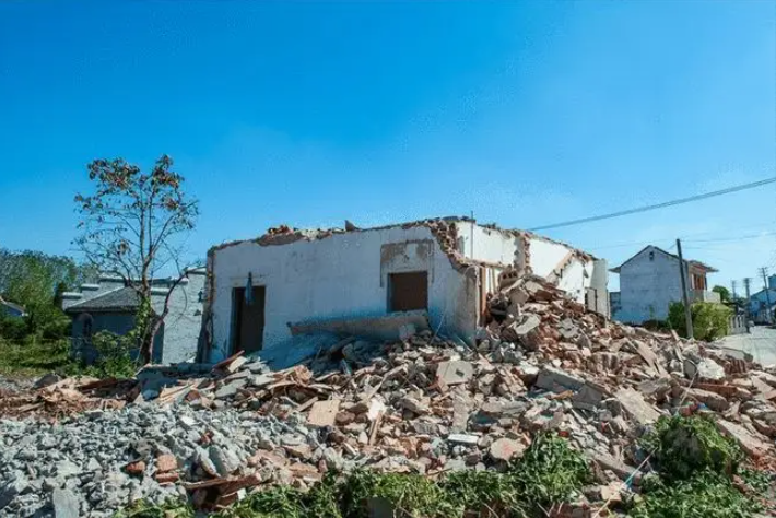 強拆違法后法院判決確認違法就完了么？被拆遷人受到的損失就一了百了了？