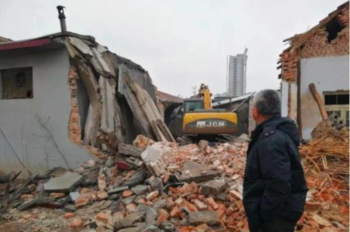 南京企業面臨拆遷，張友伶律師2個月內為其提高一倍補償