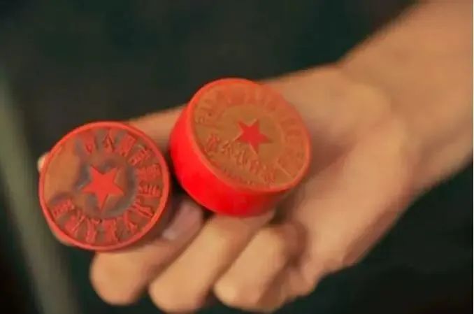 簽合同要小心！公章少了四個(gè)字，公司能否以此為由不給錢(qián)？