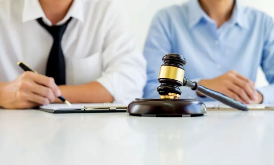 員工周末不上班竟算曠工被開除,仲裁委:違法辭退! 員工周末不上班竟算曠工被開除,仲裁委:違法辭退!