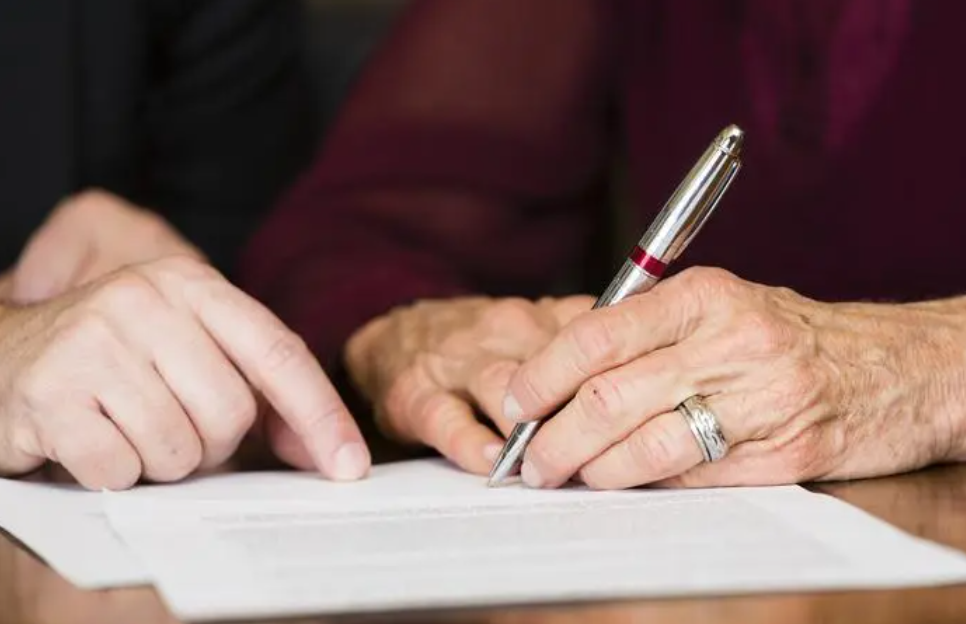 遺囑繼承人先于被繼承人死亡的，遺產怎么分？