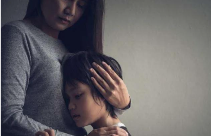 夫妻離婚兩個孩子怎么判撫養權