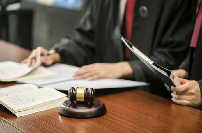 因為不在工位被公司辭退！公司稱屬于曠工，法院怎么判？