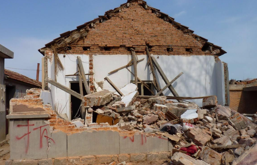 房屋強拆確認違法，起訴要求賠償卻被駁回？二審改判！