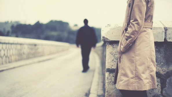 男子給15歲情人轉(zhuǎn)賬10多萬(wàn)，妻子起訴要求其返，法院：駁回