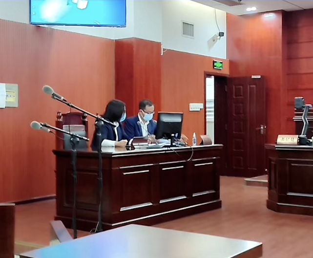 京云律師在法庭上 京云律師在法庭上